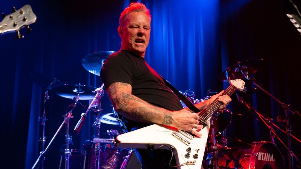 A música do Metallica que é uma resposta para “Enter Sandman”, segundo James Hetfield