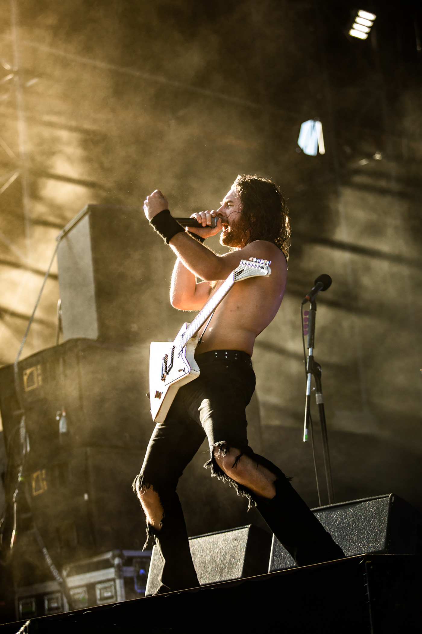 Airbourne na abertura do show do Iron Maiden em Lisboa. Crédito: Rodrigo Simas