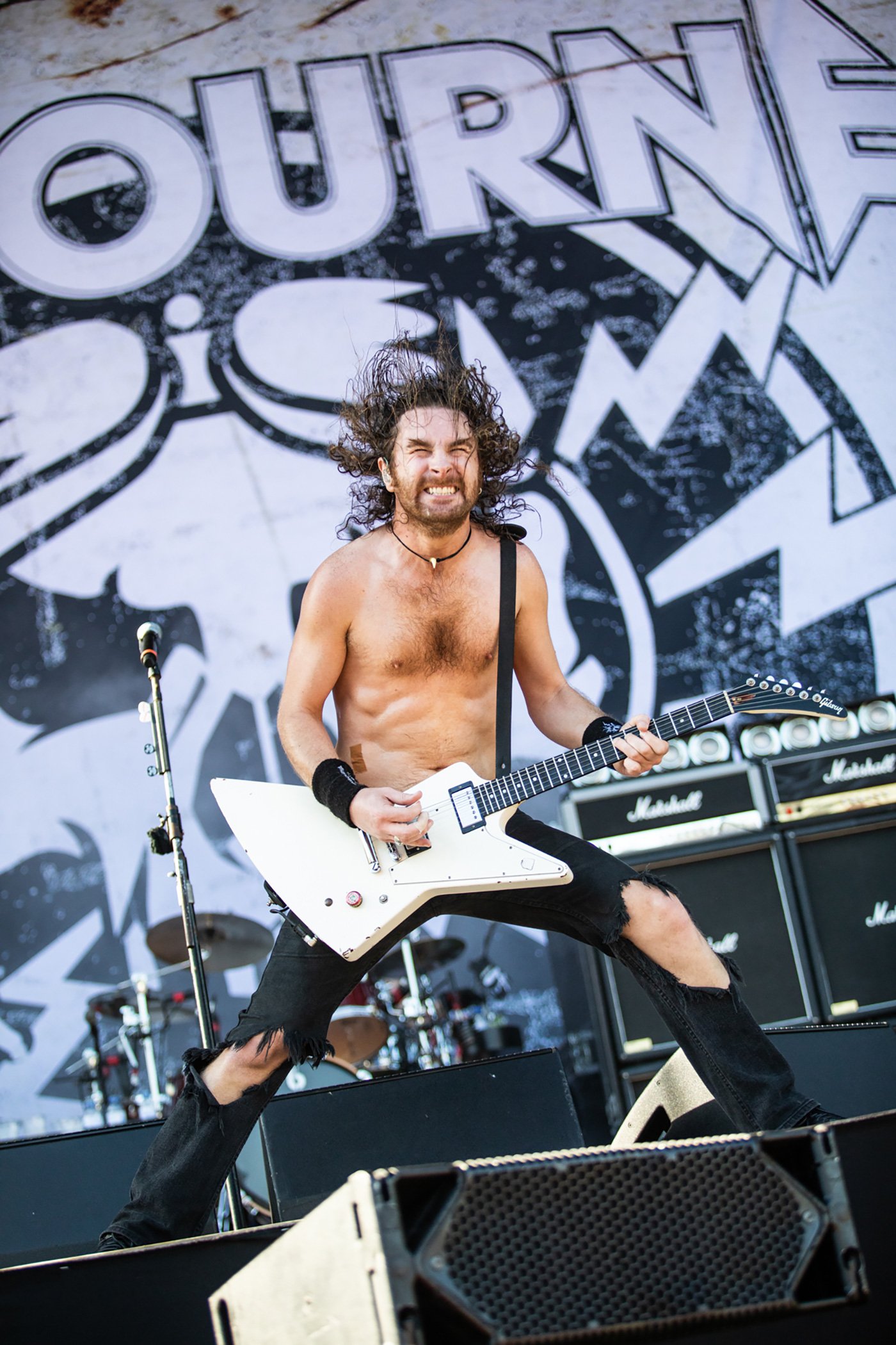 Airbourne na abertura do show do Iron Maiden em Lisboa. Crédito: Rodrigo Simas