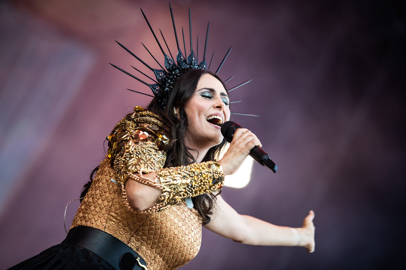 Within Temptation na abertura do show do Iron Maiden em Lisboa. Crédito: Rodrigo Simas