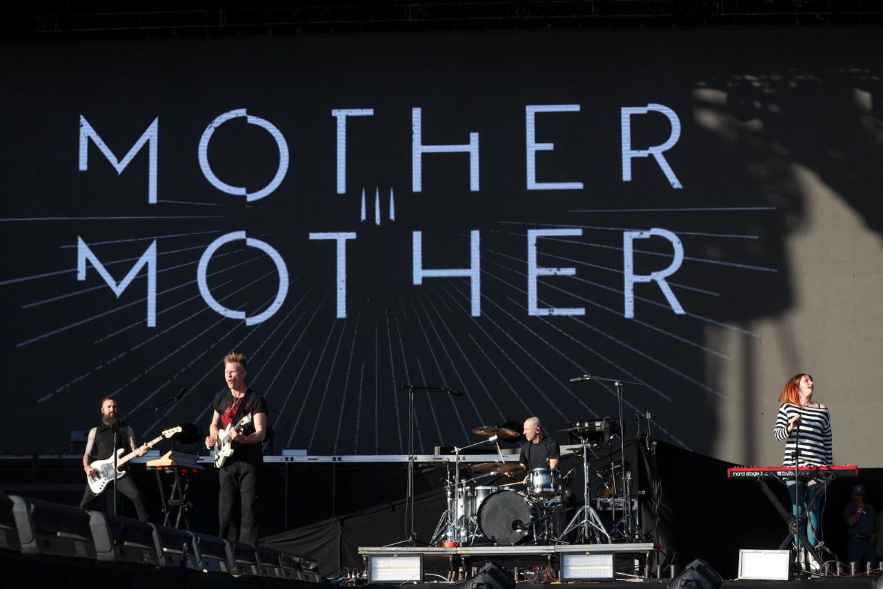Mother Mother no Lollapalooza Brasil 2023. Crédito: Renan Facciolo 