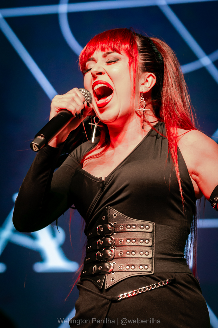 Santo Graal abrindo para o show da Tarja em São Paulo. Crédito: Wellington Penilha