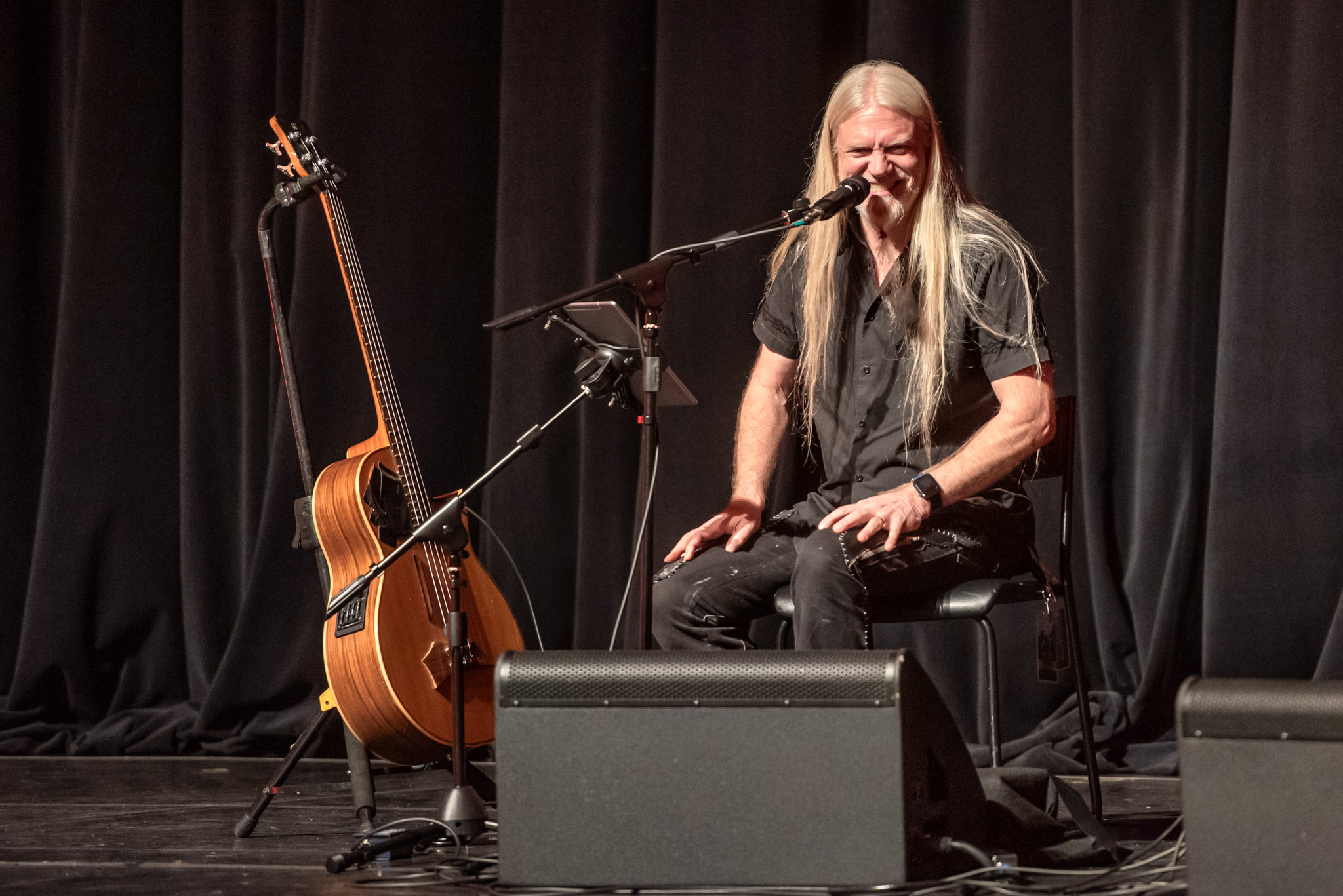 Six Strings and a Voice com a Anneke van Giesbergen e o Marko Hietala. Crédito: Leca Suzuki