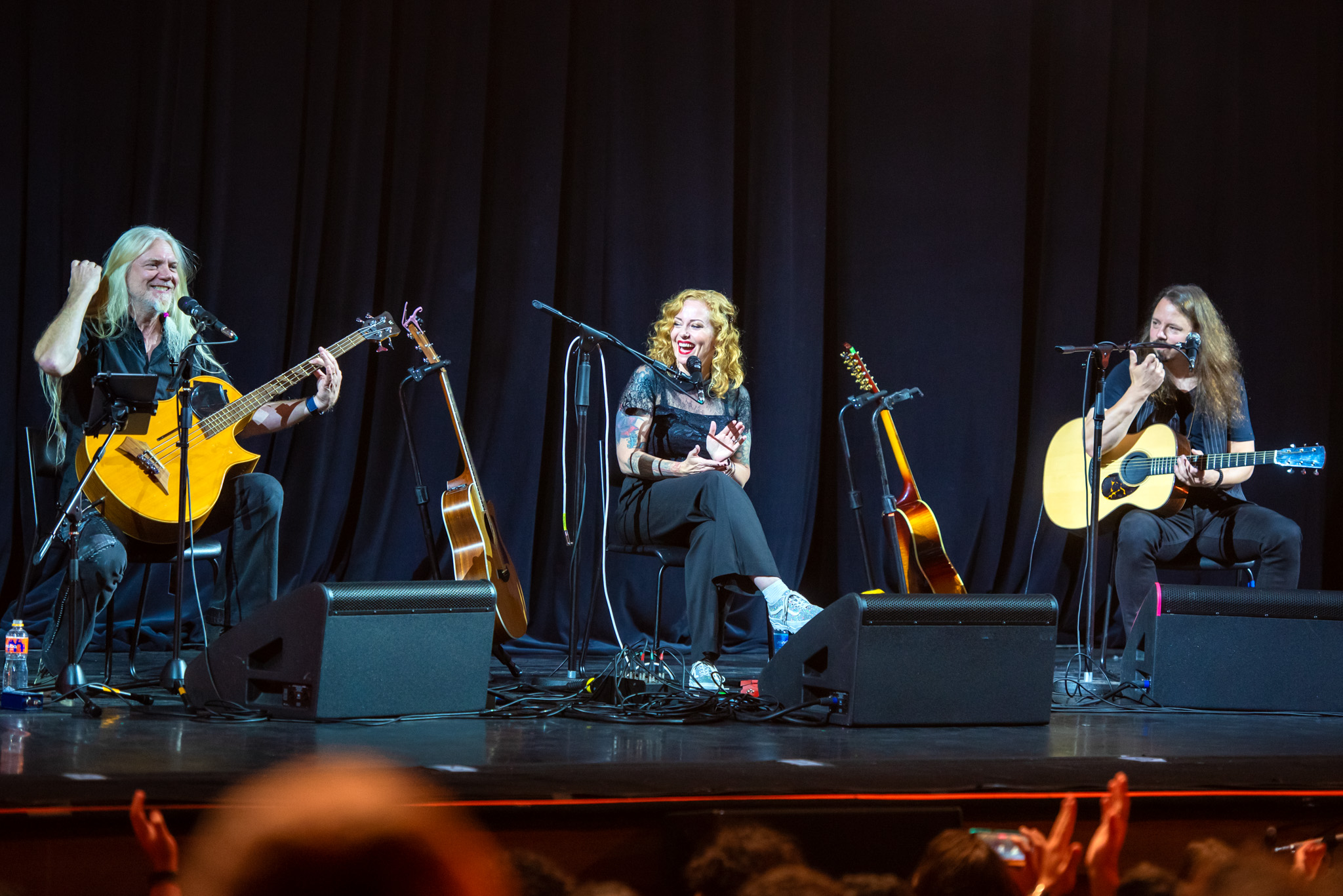Six Strings and a Voice com a Anneke van Giesbergen e o Marko Hietala. Crédito: Leca Suzuki