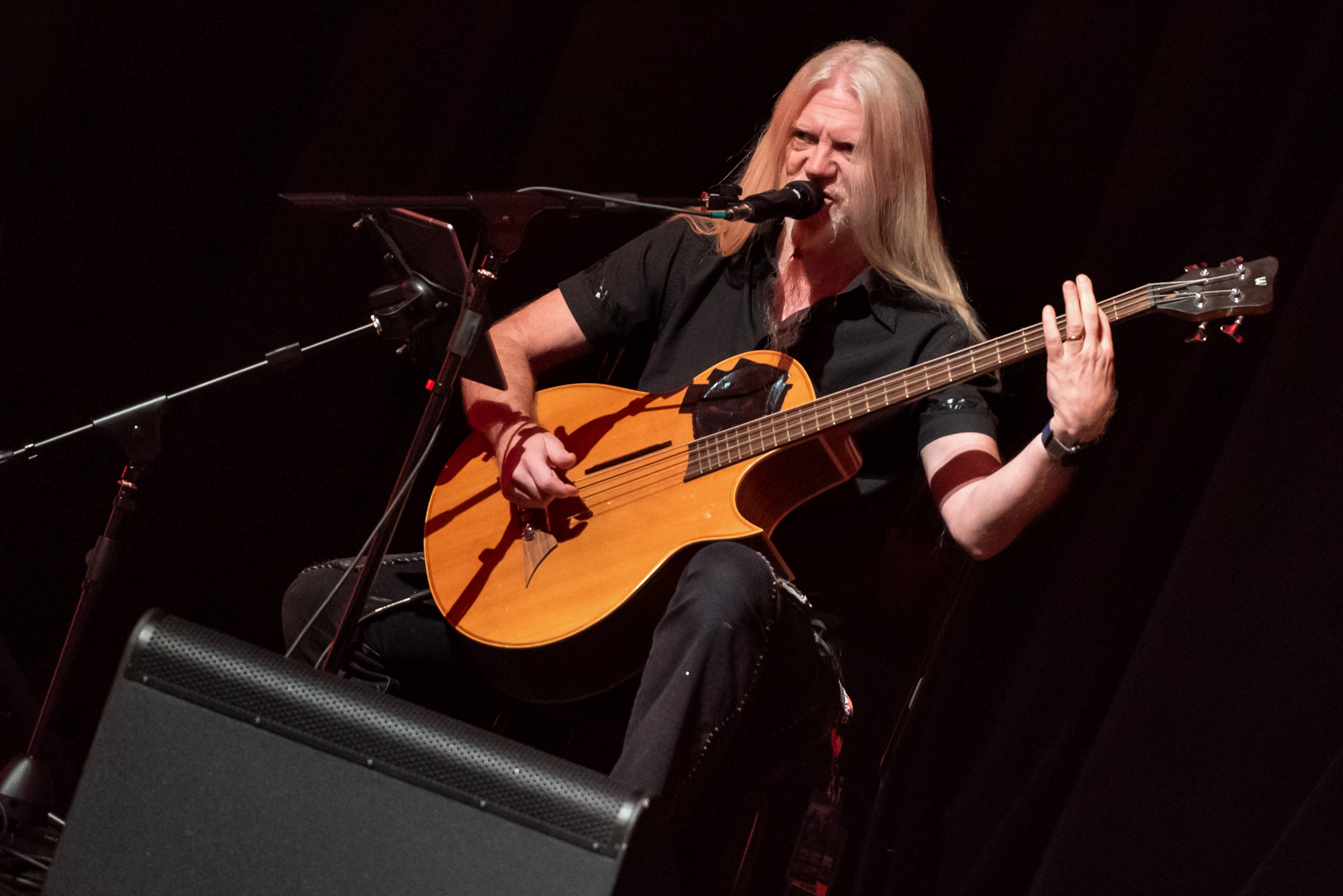 Six Strings and a Voice com a Anneke van Giesbergen e o Marko Hietala. Crédito: Leca Suzuki