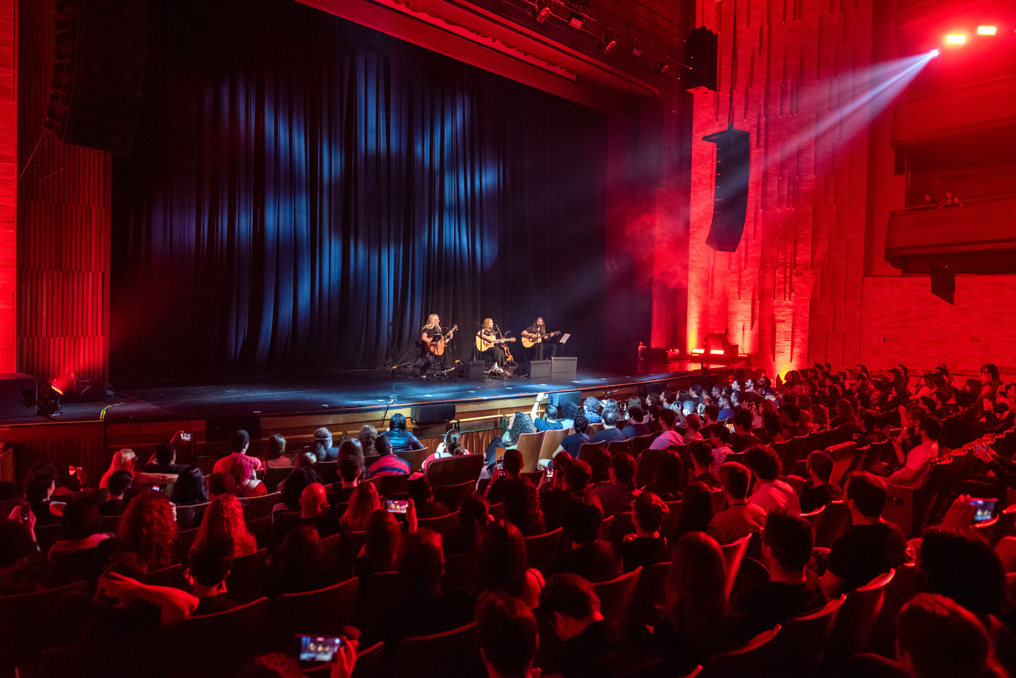 Six Strings and a Voice com a Anneke van Giesbergen e o Marko Hietala. Crédito: Leca Suzuki
