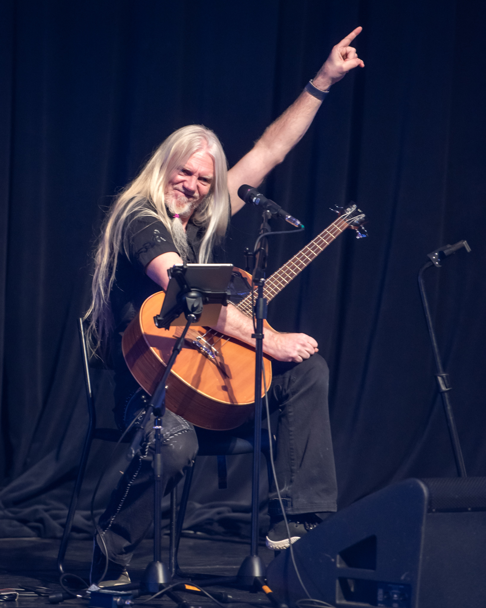 Six Strings and a Voice com a Anneke van Giesbergen e o Marko Hietala. Crédito: Leca Suzuki