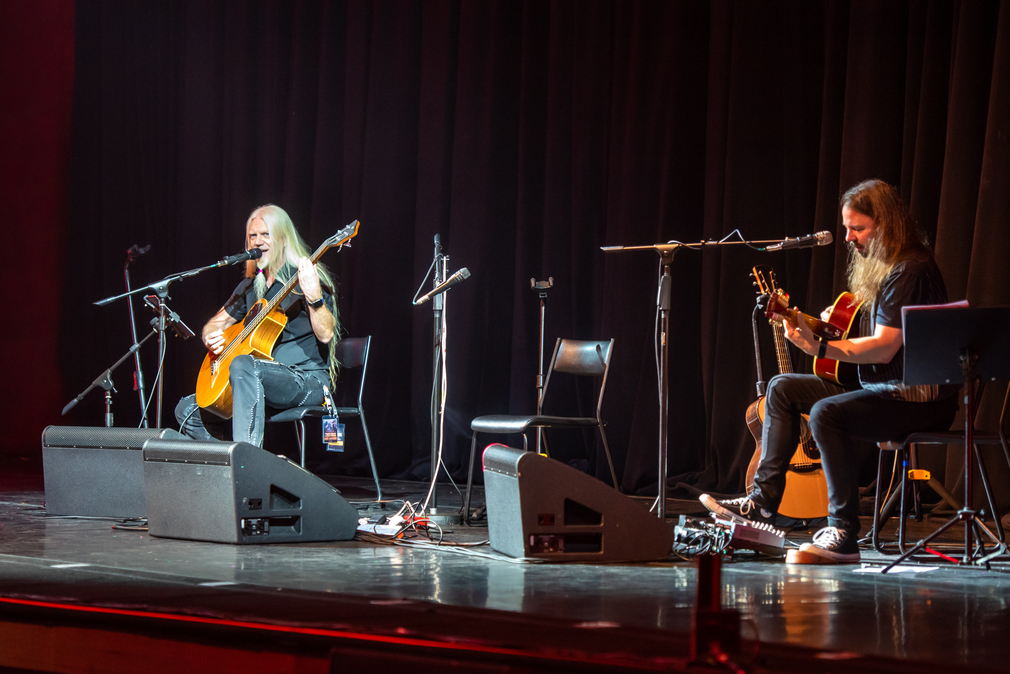 Six Strings and a Voice com a Anneke van Giesbergen e o Marko Hietala. Crédito: Leca Suzuki