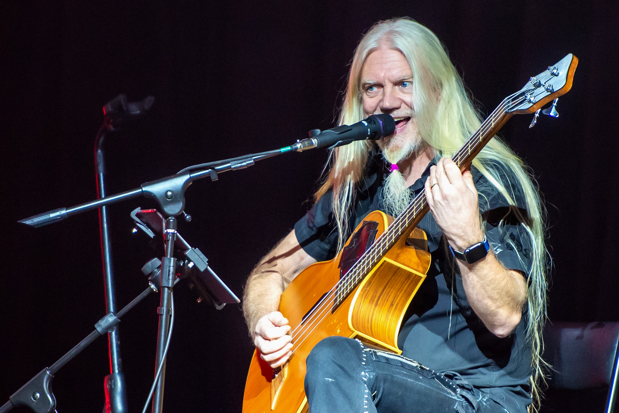 Six Strings and a Voice com a Anneke van Giesbergen e o Marko Hietala. Crédito: Leca Suzuki