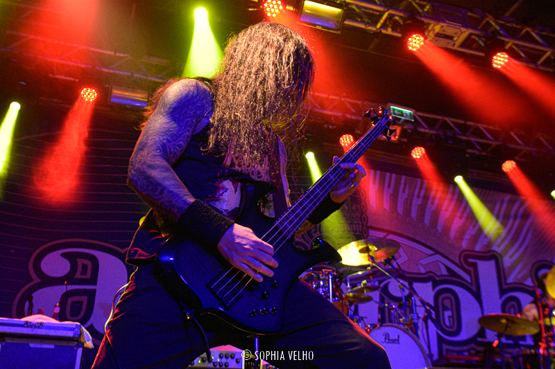 Exterminate abrindo para Amorphis em Porto Alegre. Crédito: Sophia Velho