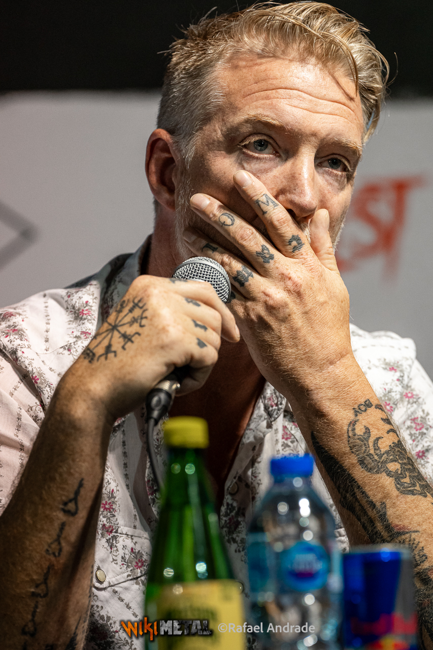 Coletiva do Queens Of The Stone Age no Hellfest 2024. Crédito: Rafael Andrade