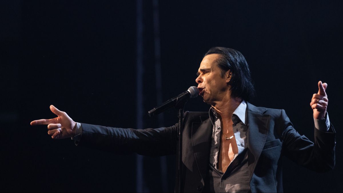Nick Cave & The Bad Seeds anuncia álbum ao vivo ‘Live God’ e lança primeiro single