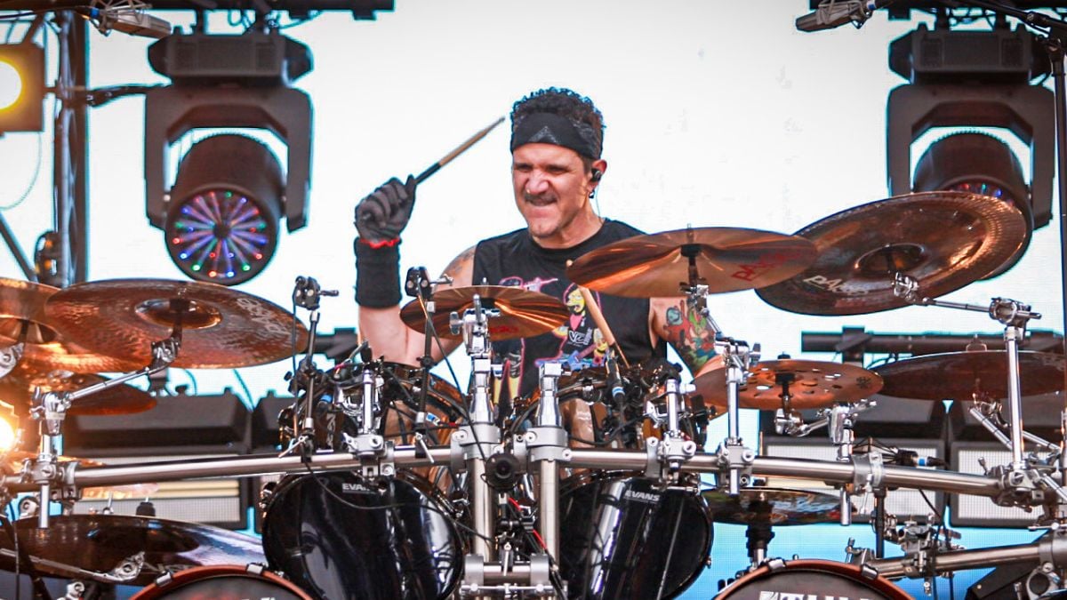 Charlie Benante não fará turnê europeia do Anthrax após sofrer lesão na mão