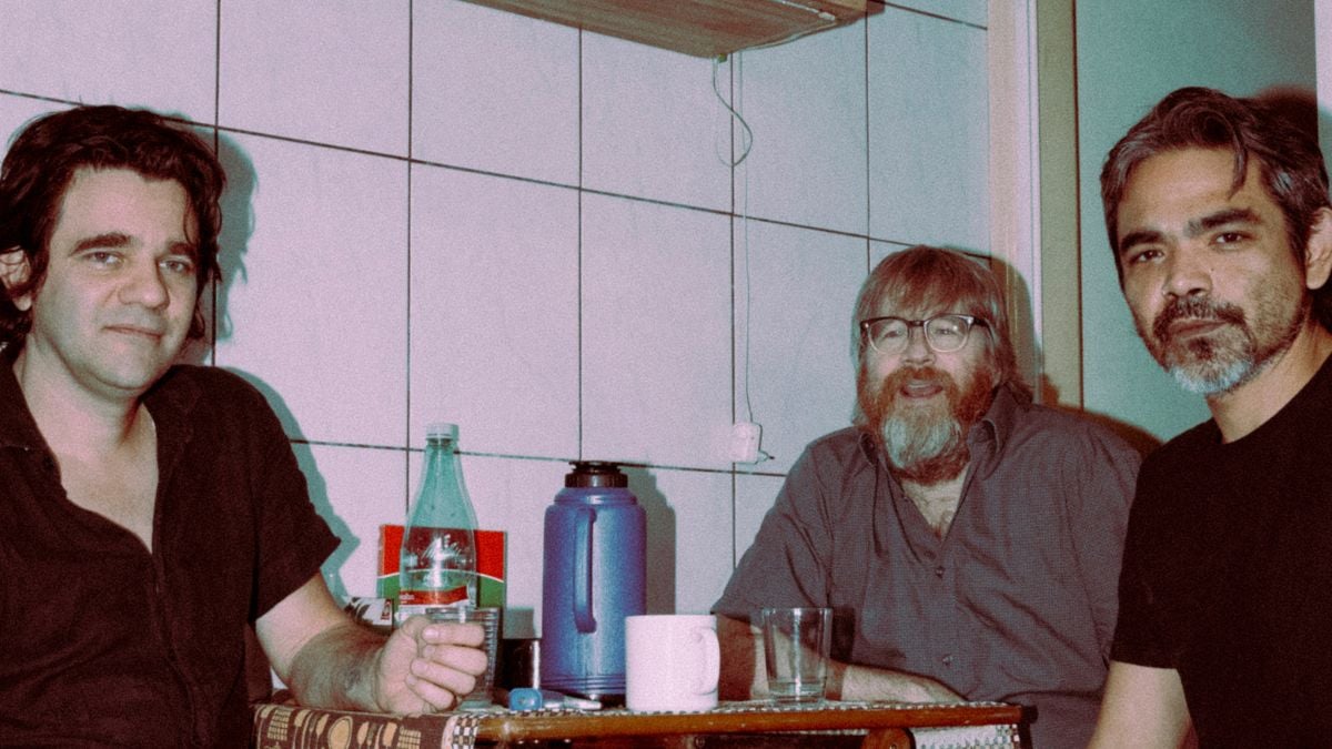 Riviera Gaz anuncia novo álbum; projeto une integrantes do Sonic Youth, Forgotten Boys e banda de Pitty